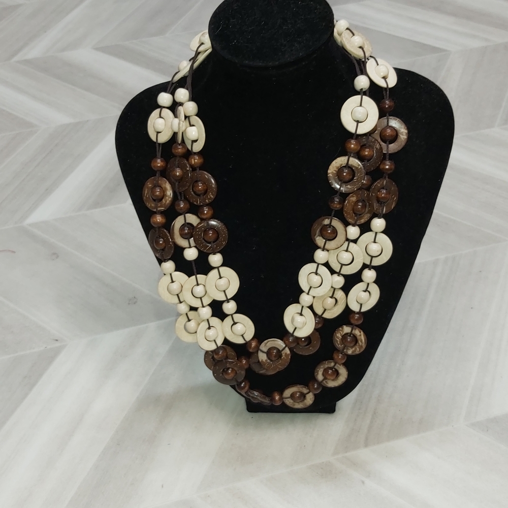 💢SOLD💢Beaded beauty...handmade from coconut shell - Picture 2 of 9